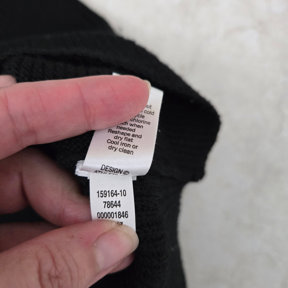 Athleta Hanover Sweater Black V Neck Merino Wool Blend Size Large - Picture 9 of 9